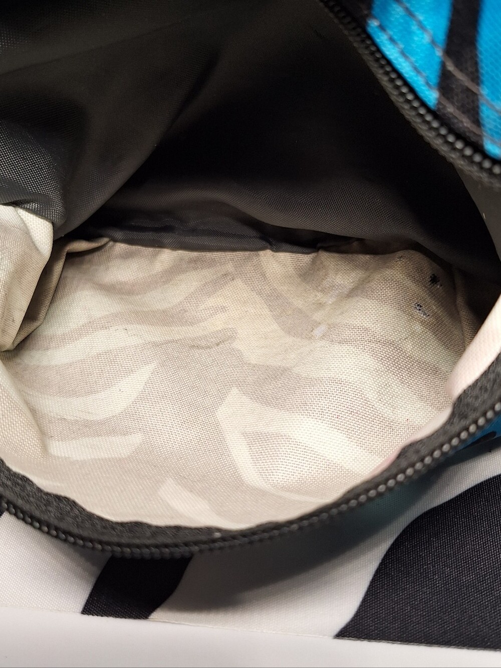 Jansport Backpack, Zebra Stripes, Black & Blue & White w/Blue Accents - Picture 15 of 15